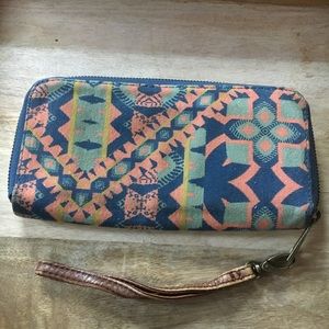 Tribal pattern wristlet wallet